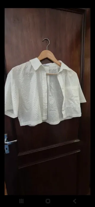 Camisa cropped Bershka branca