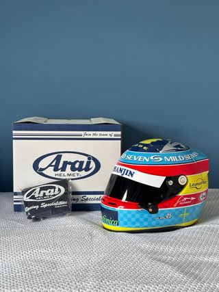 Réplica Casco Arai Fernando Alonso 2005 NUEVO