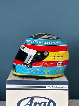 Réplica Casco Arai Fernando Alonso 2005 NUEVO