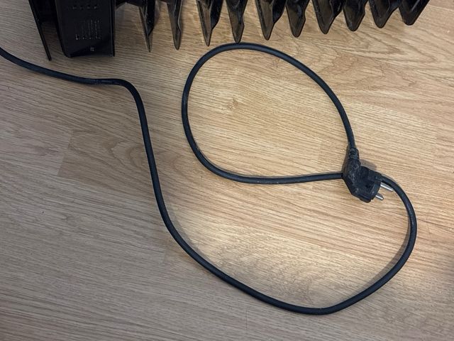 Radiador Eléctrico Taylor Swoden Negro