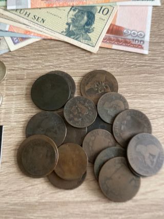Lote de monedas y billetes