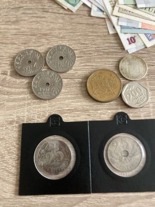 Lote de monedas y billetes