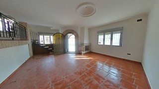 Casa adosada en venta en Mora
