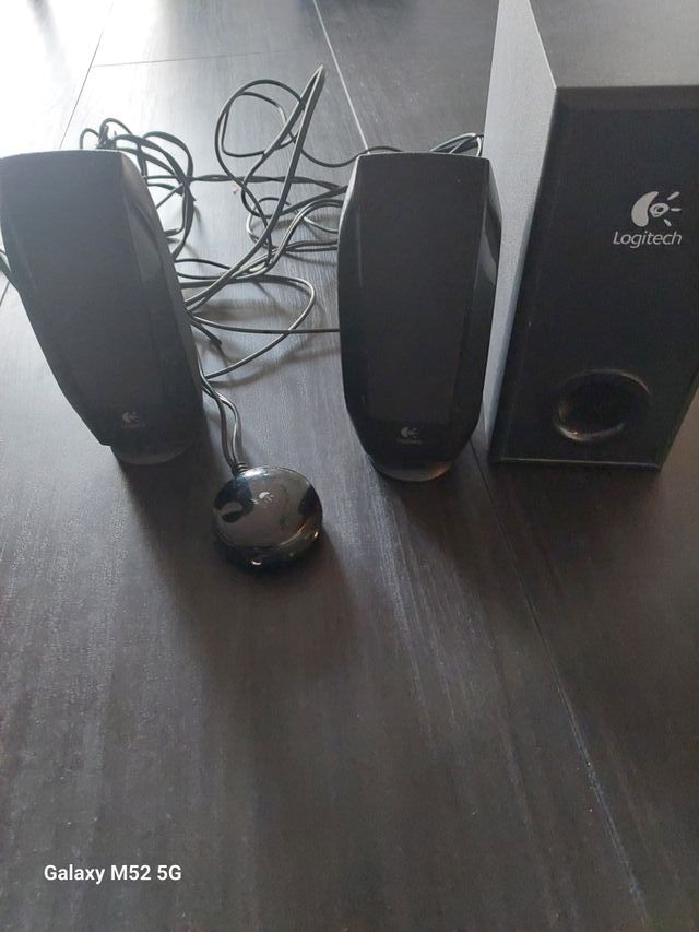 Altavoces PC 2.1 Logitech S-220