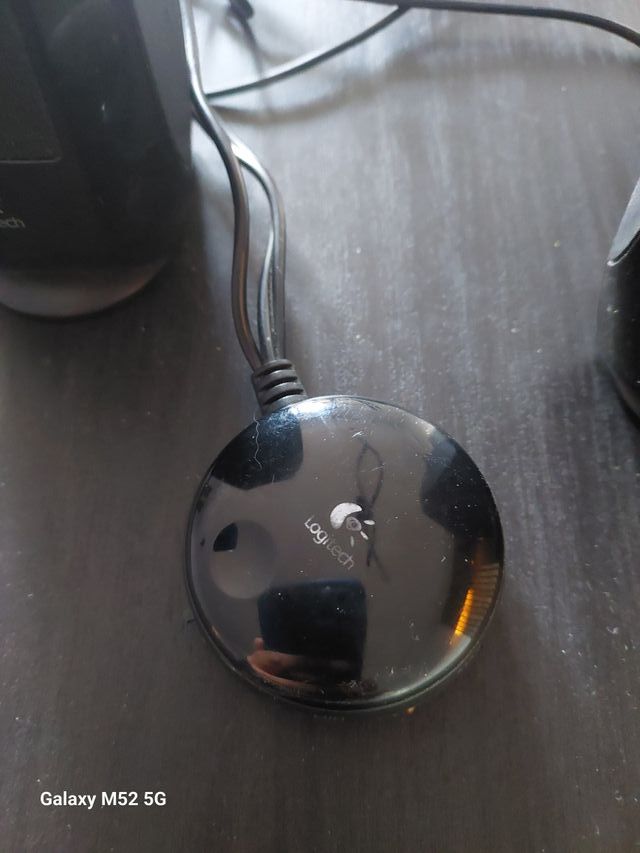 Altavoces PC 2.1 Logitech S-220