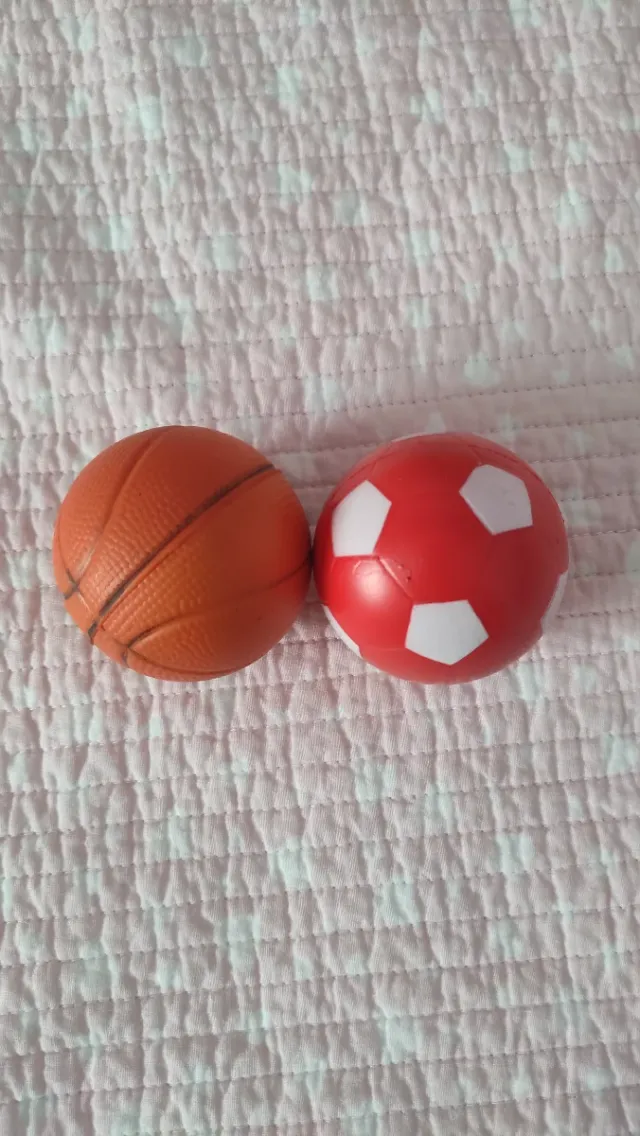 2 pelotas de goma para jugar