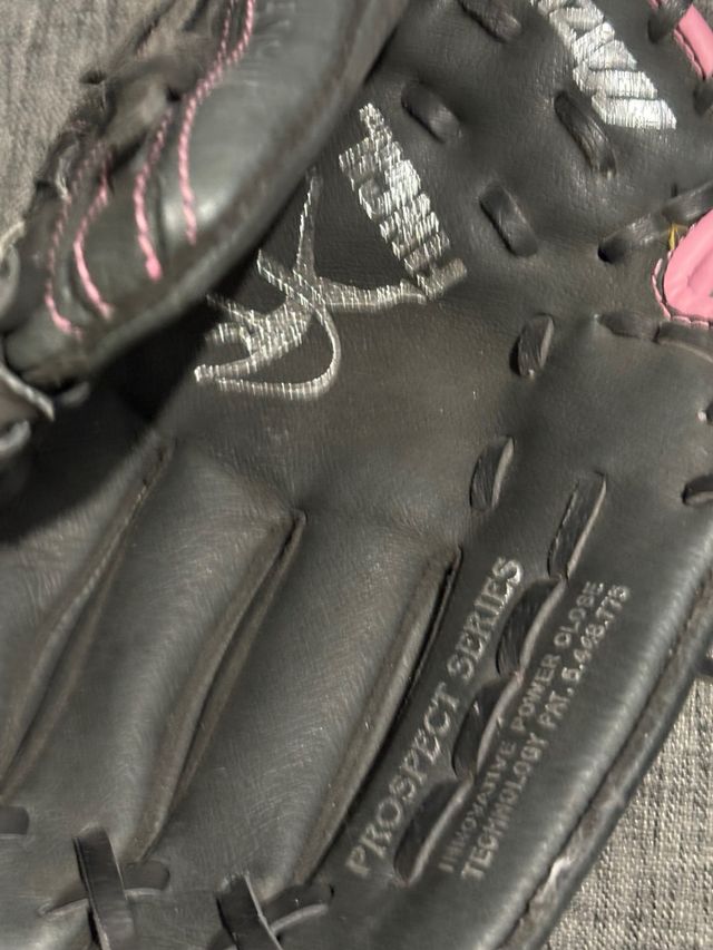 Guanto da baseball Mizuno nero e rosa