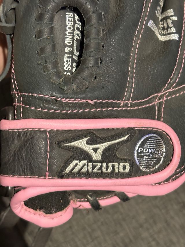 Guanto da baseball Mizuno nero e rosa