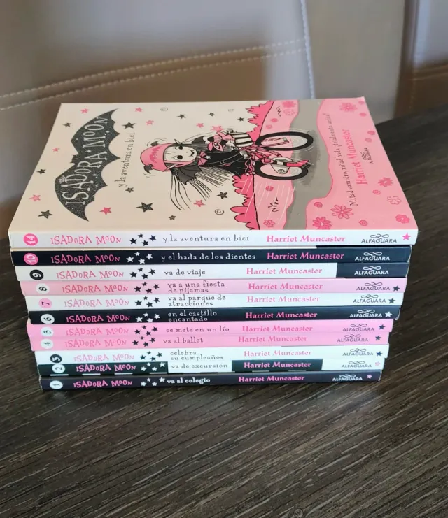 Lote de 11 libros de Isadora Moon