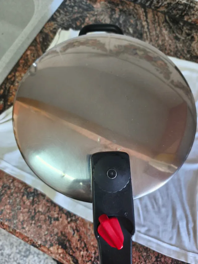 Olla Rápida Acero 6L No Inducción