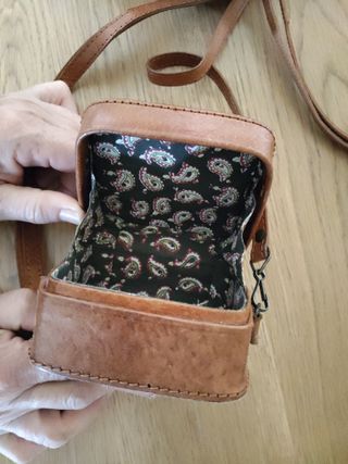 Bolsitos  de cuero puede ser para niña