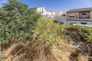 Terreno en venta en Avda. De los Ogíjares en Armilla