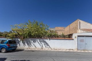Terreno en venta en Avda. De los Ogíjares en Armilla