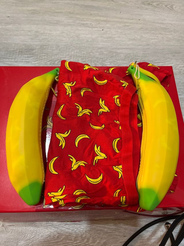 Calzoncillo Banana navideño
2 M y 1xl ( pack)
