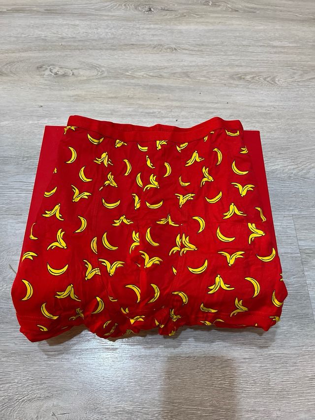 Calzoncillo Banana navideño
2 M y 1xl ( pack)