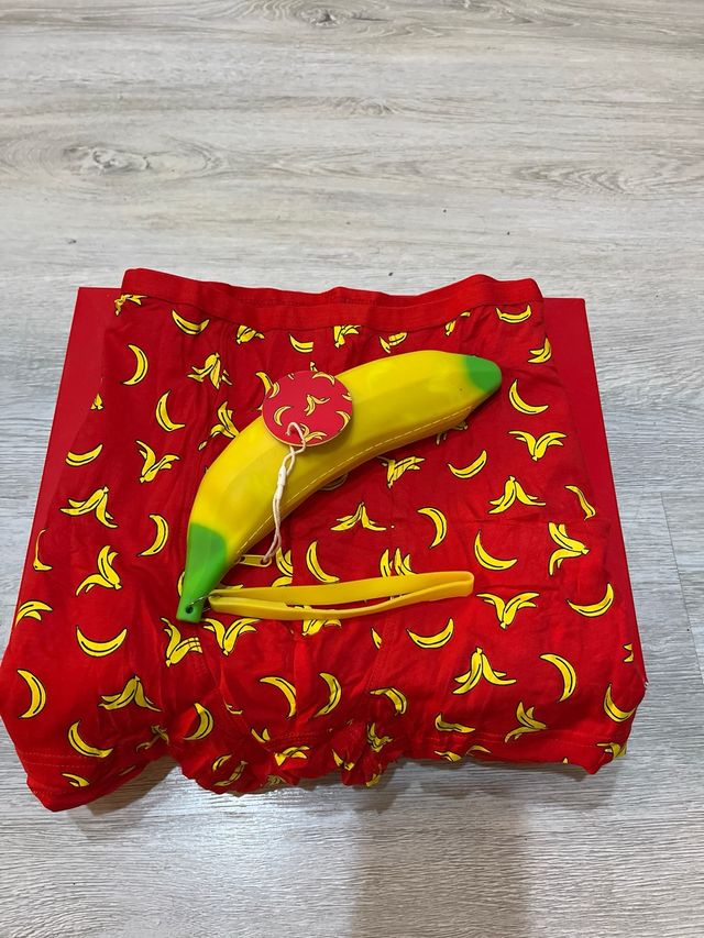 Calzoncillo Banana navideño
2 M y 1xl ( pack)