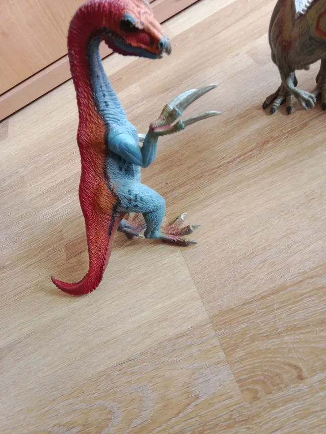 3 dinosaurios articulados