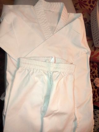 Kimono Karate Decathlon Blanco talla 120cmts (6 a)