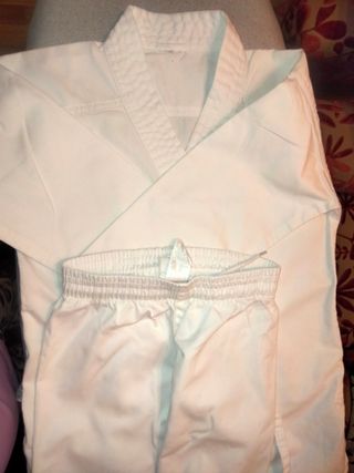 Kimono Karate Decathlon Blanco talla 120cmts (6 a)