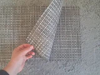 Set di 2 tovagliette intrecciate color argento