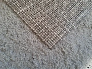 Set di 2 tovagliette intrecciate color argento