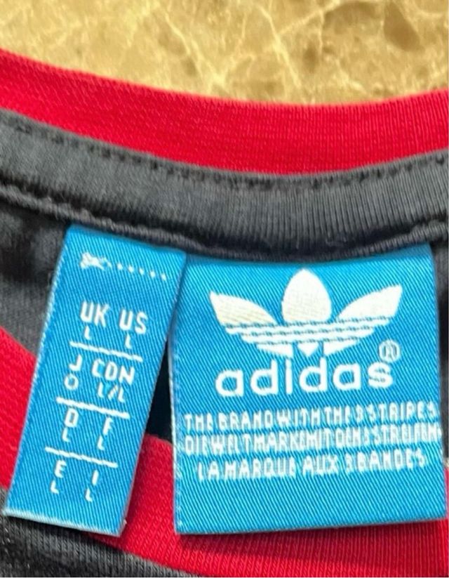 Camiseta Adidas Negra y Roja Original