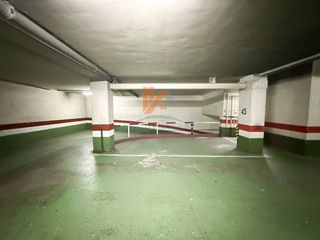 Garaje en venta en Ensanche - Sar en Santiago de Compostela