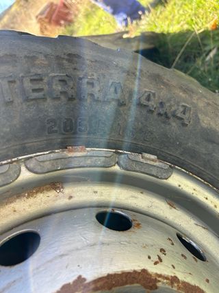 Ruedas Lada Niva 205/R16 C