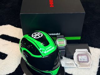 Casco G-Shock x Kawasaki DW-5600 Edición Limitada