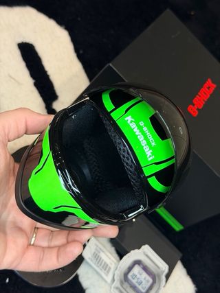 Casco G-Shock x Kawasaki DW-5600 Edición Limitada