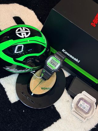 Casco G-Shock x Kawasaki DW-5600 Edición Limitada