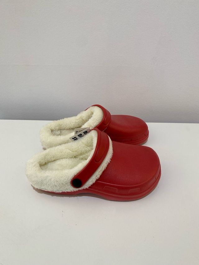 Zuecos de invierno rojos talla 36-41