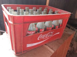 Scatola Coca-Cola anni '90 con bottiglie