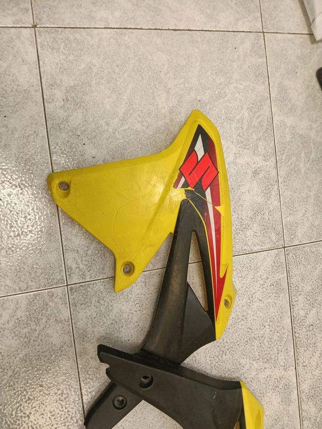 Plásticos Suzuki RMX Z Amarillos