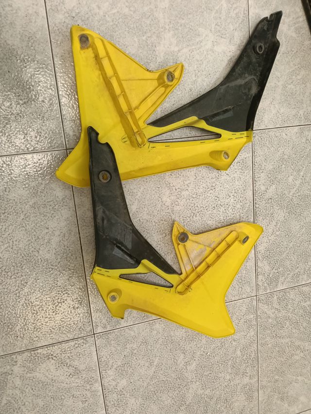 Plásticos Suzuki RMX Z Amarillos