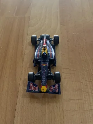Coche Scalextric Red Bull