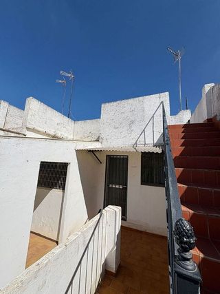Casa adosada en venta en Carmona