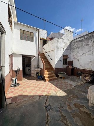Casa adosada en venta en Carmona
