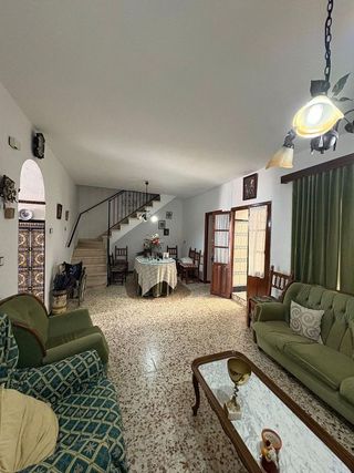 Casa adosada en venta en Carmona