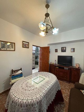 Casa adosada en venta en Carmona