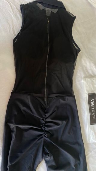 Mono negro sin etiqueta