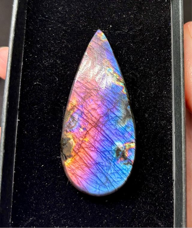 Labradorita morada multicolor muy alta calidad