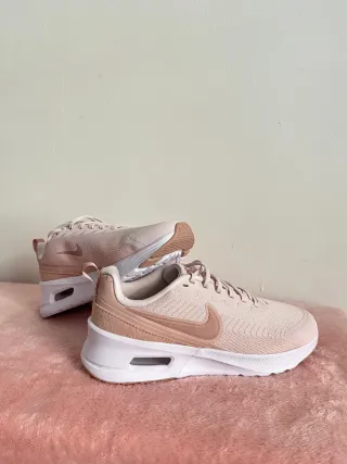 Nike Air Max Nuaxis Mujer Rosa