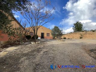 Chalet en venta en Caudete