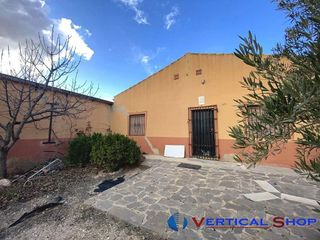 Chalet en venta en Caudete