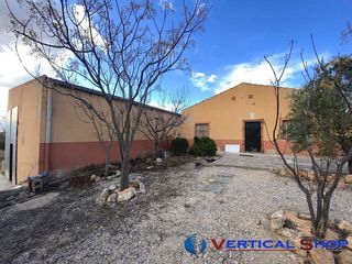 Chalet en venta en Caudete