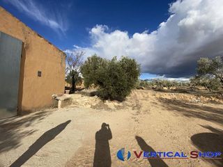 Chalet en venta en Caudete