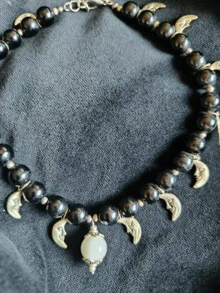 Collana con fasi lunari e perla bianca