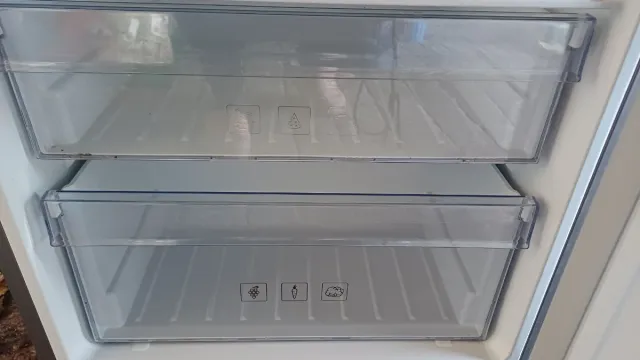 Nevera Beko Plateada