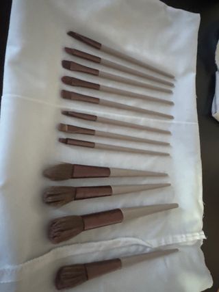 Set pennelli trucco beige e marrone